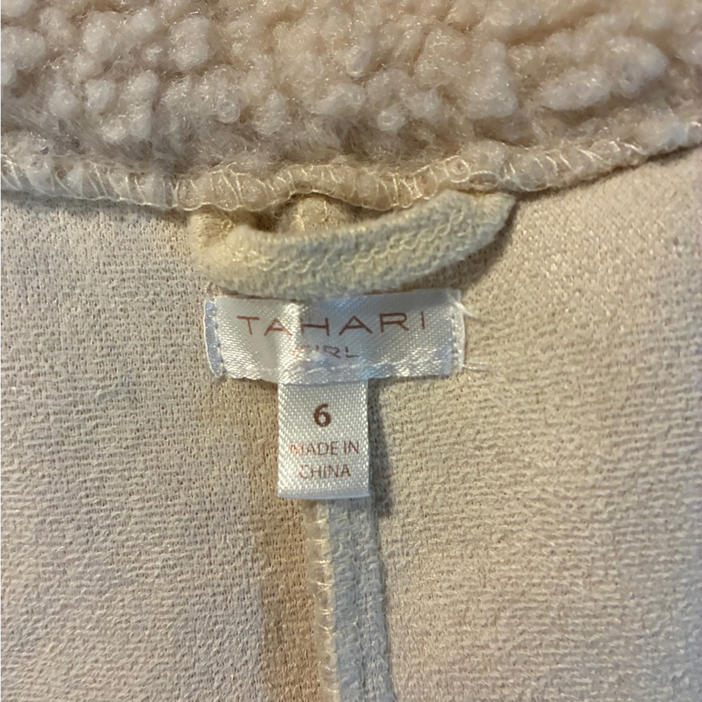 Tahari Girls' Sherpa Double-Breasted Lined Winter Coat -EUC - Picture 4 of 4